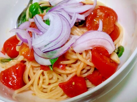 夏レシピ　トマトと青唐辛子の冷たいパスタ